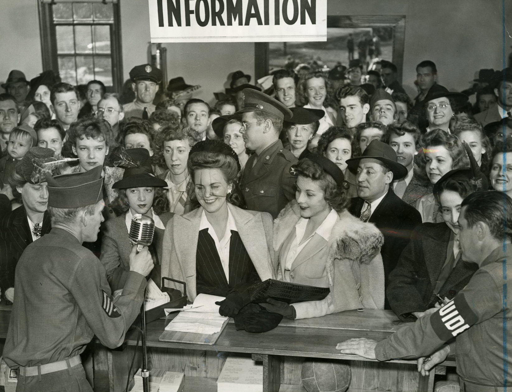 1943: Visitors